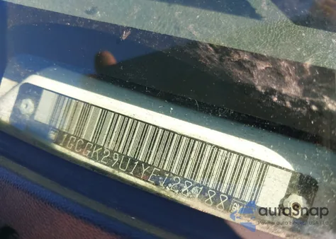 2000 Chevrolet Silverado z USA, uszkodzony, nr VIN 1GCGK29U1YE128188